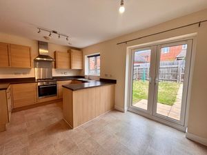 kitchen/diner- click for photo gallery